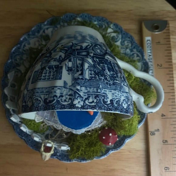 Bunnies Carrot Brunch in a Teacup Charming Dollhouse - Picture 12 of 15